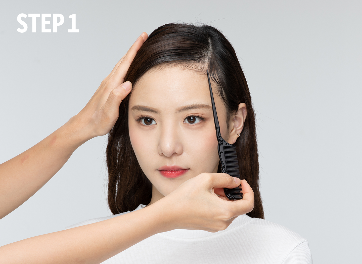 딥 사이드 파트 포니테일 하는 방법 1