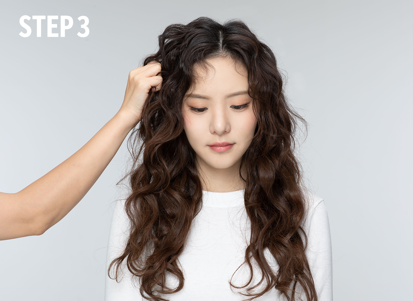 5:5 내추럴 웨이브 헤어 하는 방법 3