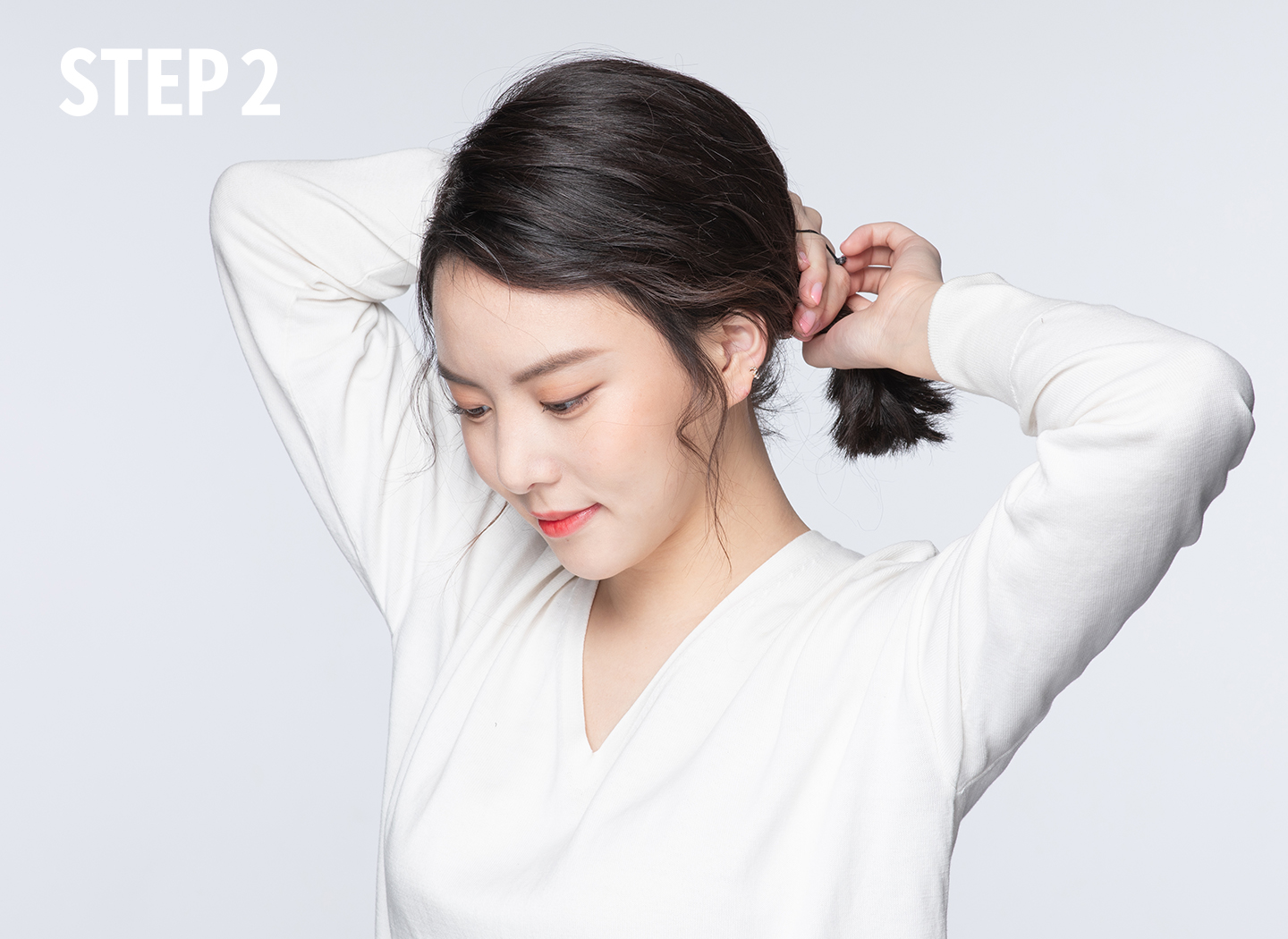 로우 포니테일 헤어하는 방법 2
